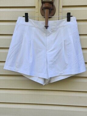 NWT Women's White Elastic-Waist Pleated Golf Short M